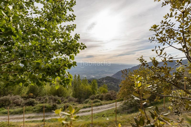 Foto 755aab25-db96-4539-9aee-426a621e0ce2. Masia amb xemeneia a Nigüelas
