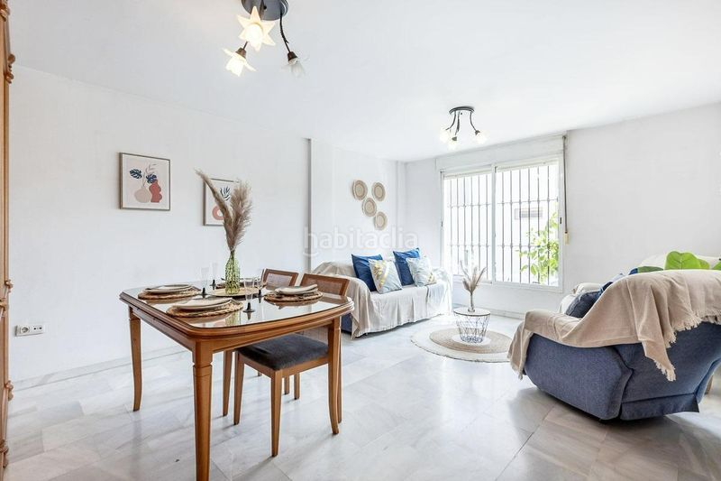 Foto 47f65397-6284-42ae-a929-140287136181. Casa aparellada amb xemeneia aparcament a San Miguel Armilla