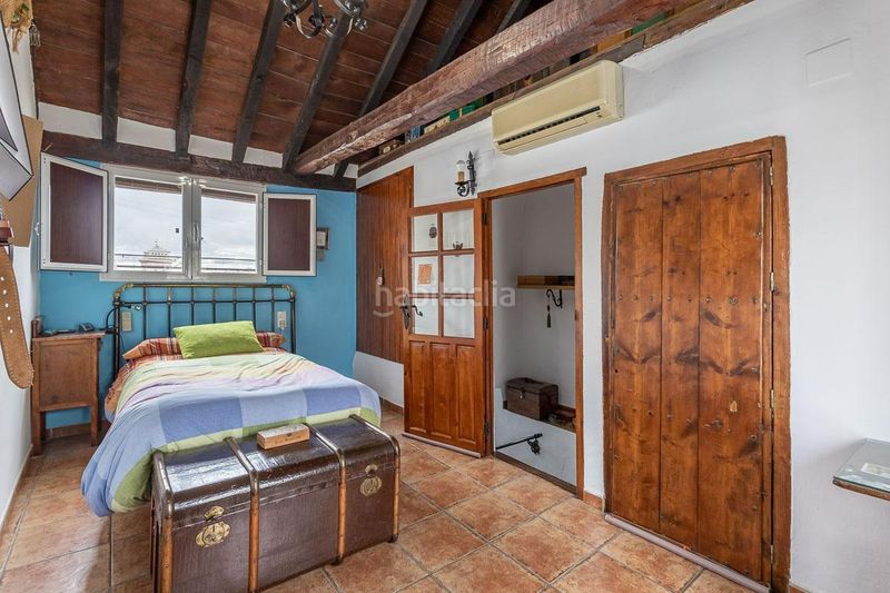 Foto f780a5fa-6ea4-4763-bae6-c6fdbd55ef4d. Casa adossada a Barrio de Albaicín Granada