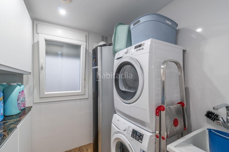 Foto cf401b27-1ce0-4c9e-aebd-2f13b20a6402. Casa amb xemeneia calefacció aparcament a Peligros