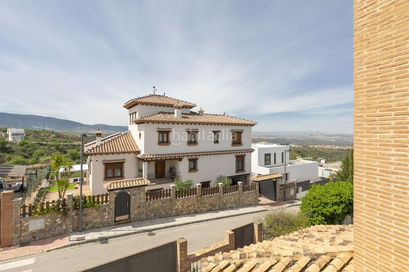 Foto d68db74e-6822-429c-9378-e684eb3a1249. Xalet amb calefacció aparcament piscina a Altos de la Zubia Zubia (La)