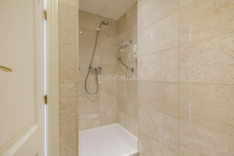 Foto 594122a6-9b1e-4bd3-b92b-97f6e6f9209b. Casa adossada amb xemeneia calefacció aparcament a Armilla