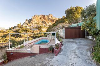Mas à Cogollos de la Vega. Chalet con piscina y dos apartamentos en cogollos vega (granada)