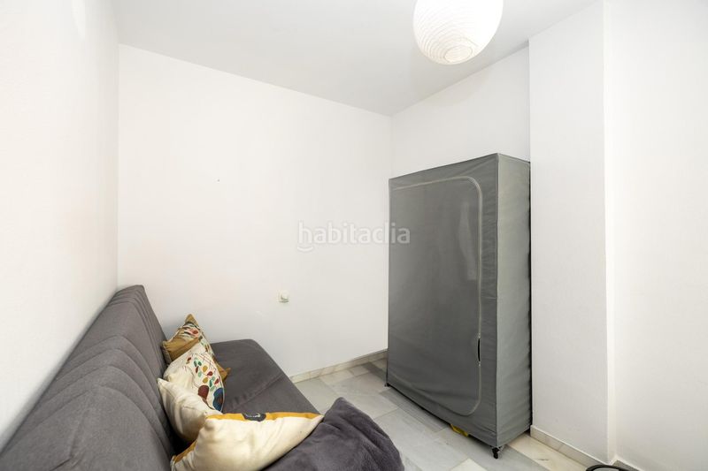 Foto 5ce492ba-21f4-4554-af9c-8ed1a399a99c. Piso en calle gonzalo de berceo 12 piso 2 dormitorios, garaje y ascensor a la entrada de la zubia, junto ayuntamiento. perfecto estado en Zubia (La)