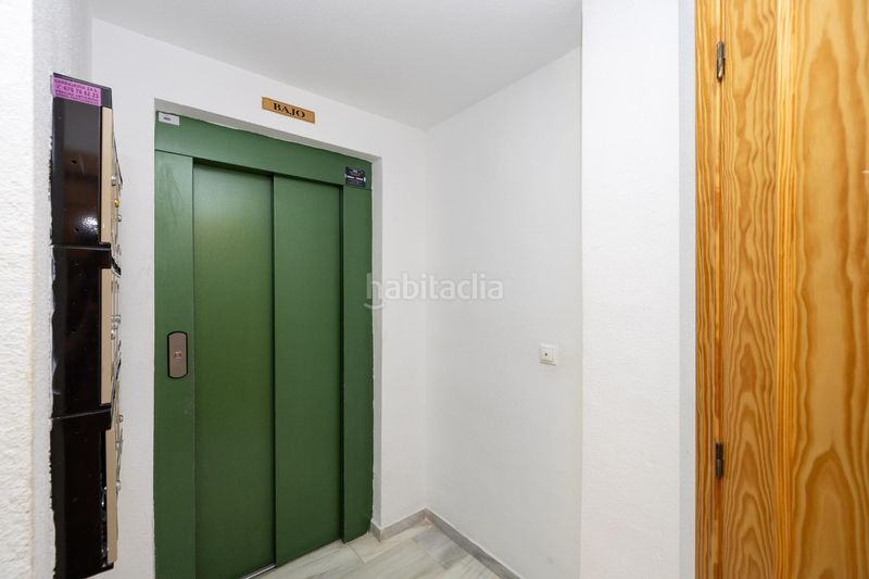 Foto 7d26544a-f252-413c-8d05-a8dba8c7be90. Piso en calle gonzalo de berceo 12 piso 2 dormitorios, garaje y ascensor a la entrada de la zubia, junto ayuntamiento. perfecto estado en Zubia (La)