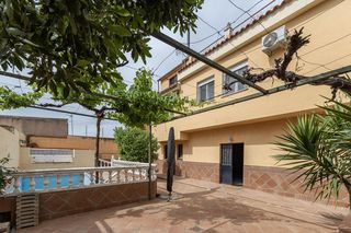 Casa  Calle reina mora. Chalet adosado en ogijares ( granada)