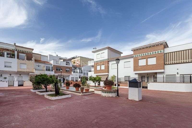 Foto 435f3c8b-6dfb-476b-ad4a-0a11bd2a9a35. Casa adossada amb calefacció aparcament a Gójar