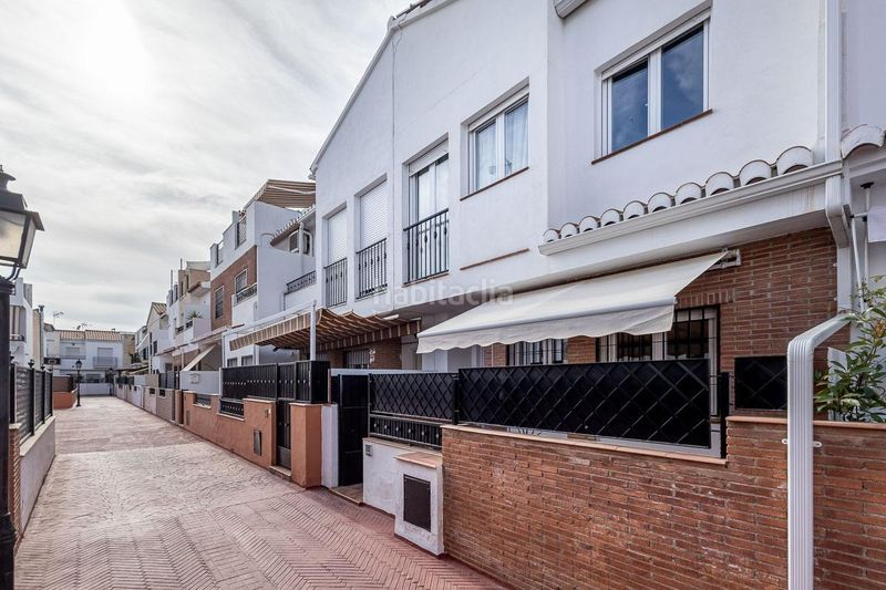 Foto f8108123-69f2-421d-938b-8f599cfdf7a5. Casa adossada amb calefacció aparcament a Gójar