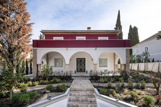 Casa  Calle huerta de los angeles. Villa en el coraz�n del realejo de nueva construcci�n.