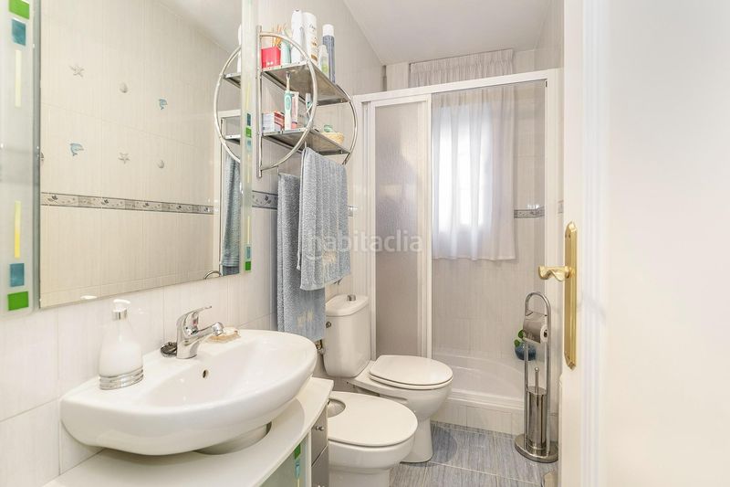 Foto 54f7a571-e8ac-46eb-8e07-8b818fb04d25. Casa adossada amb calefacció a Barrio de Zaidín Granada