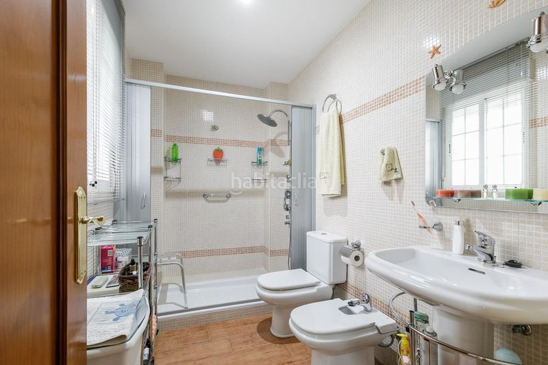 Foto a89bb8ce-1401-4813-a71d-a22ad728c56b. Casa adossada amb calefacció a Barrio de Zaidín Granada
