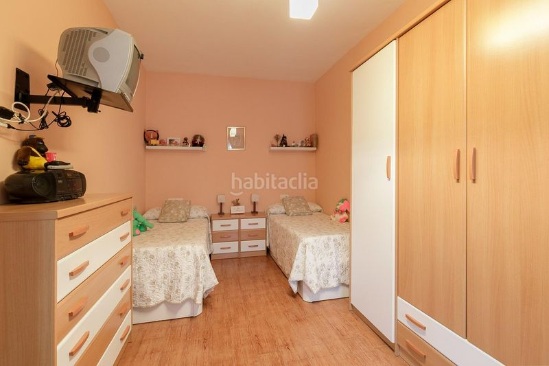 Foto d544168f-9904-4c63-89ae-444d7f17d4e6. Casa adossada amb calefacció a Barrio de Zaidín Granada