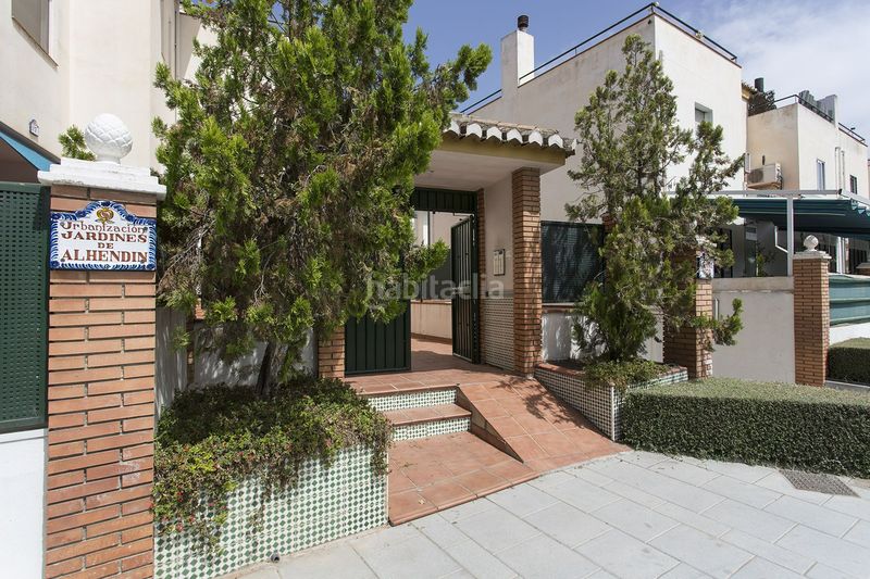 Foto 035b2319-fb8c-4892-84a4-6a145f83255f. Casa adossada amb calefacció aparcament piscina a Alhendín