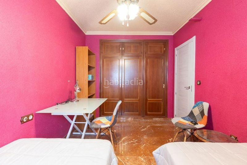Foto 0fa99cd9-6273-49c1-af0d-5b51379a7d6e. Casa adossada amb xemeneia aparcament piscina a Joaquina Eguaras Granada