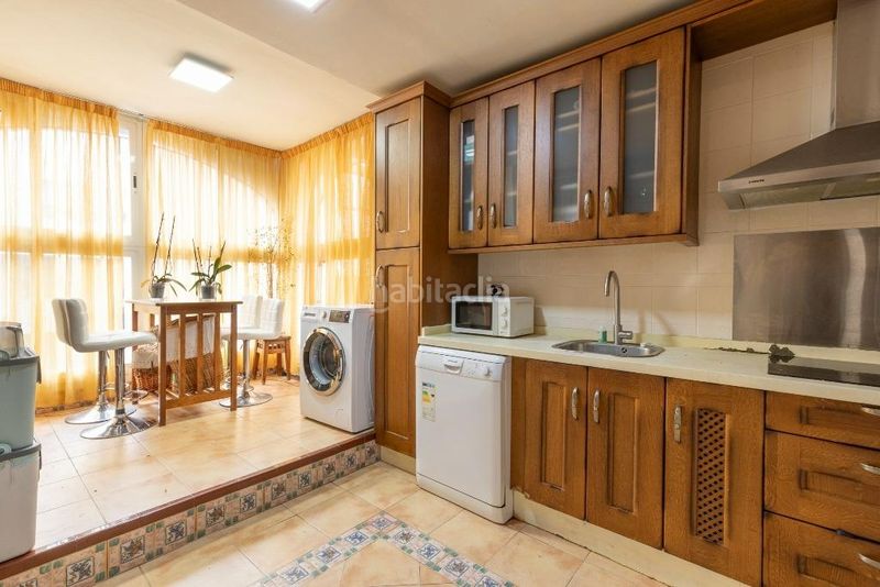 Foto f369784c-2ca8-41fa-9bf4-92657b72e2a9. Casa adossada amb xemeneia aparcament piscina a Joaquina Eguaras Granada
