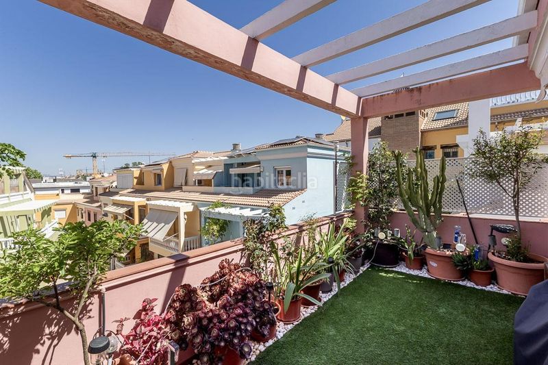 Foto ec1a3a31-7fd9-4774-b718-44e545f53de1. Casa adossada amb aparcament a Bola de Oro Granada