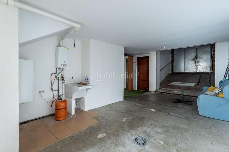 Foto d66d95d3-3752-4ad7-8862-506c0a4b0994. Casa adossada amb calefacció aparcament a Huétor Vega