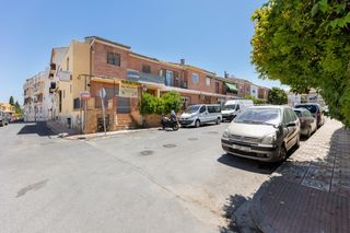 Casa adossada a La Zubia Ciudad