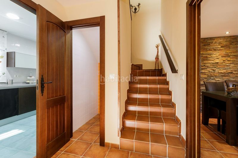 Foto 6eb8cf76-d29c-4118-84b6-9604ef997214. Casa aparellada amb calefacció a Jun