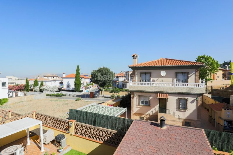 Foto f5c8f8a1-2b9e-4f60-84e3-d5115691bb88. Casa aparellada amb calefacció a Jun