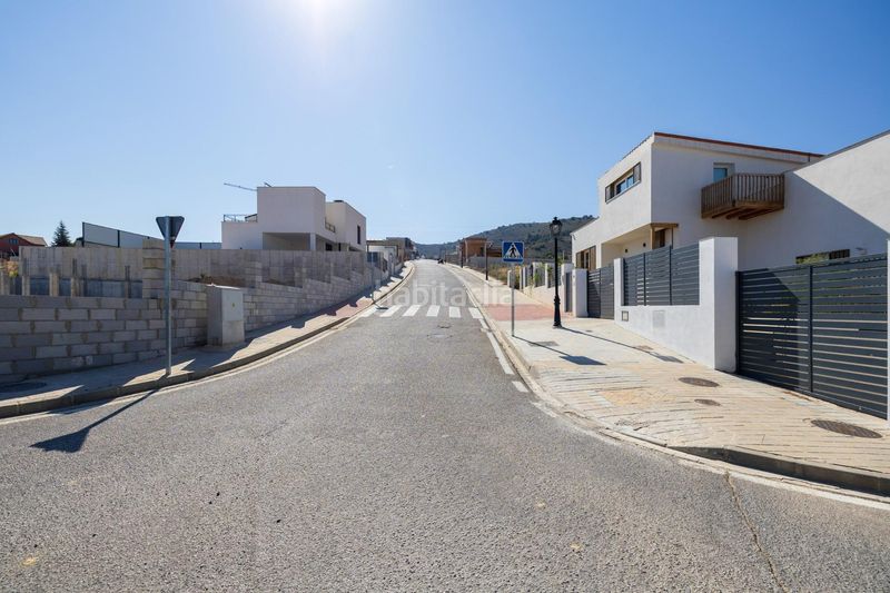 Foto f751be83-63fd-4635-ba52-ca14548850d3. Terreny residencial a Dílar