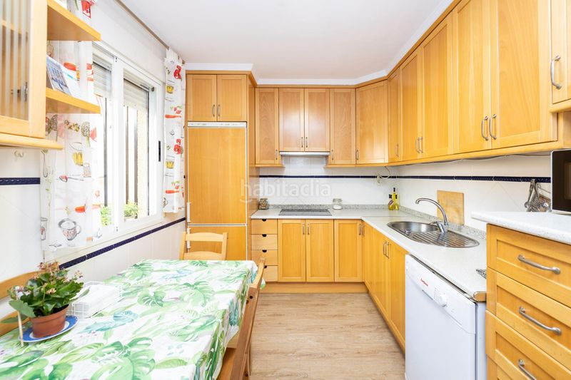 Foto b89073ad-effe-4f60-92e3-094b3e243fea. Casa adossada amb calefacció aparcament a San Francisco - El Chorrillo Gabias (Las)