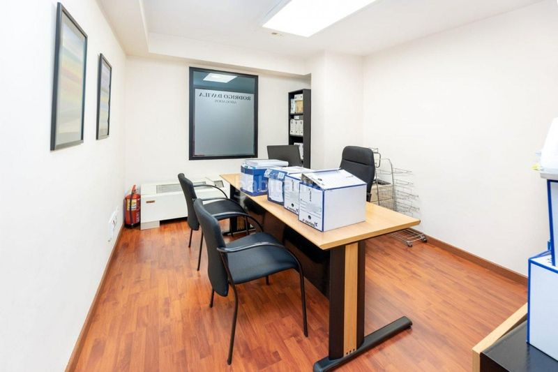 Foto 2eb7d784-ebdf-4667-8963-3dc1d54a8f15. Office space in calle san antón 72 in Fígares Granada