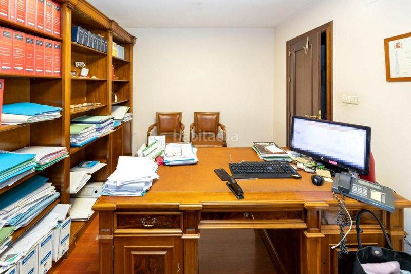 Foto 5cc14e2a-2654-4ce6-8dd7-52f83a36464e. Office space in calle san antón 72 in Fígares Granada