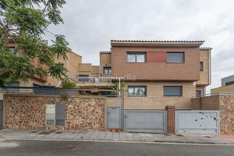 Foto 9c80c4a0-b7e1-43d1-b520-653a4e5d68a9. Casa aparellada amb calefacció aparcament a Poniente Armilla