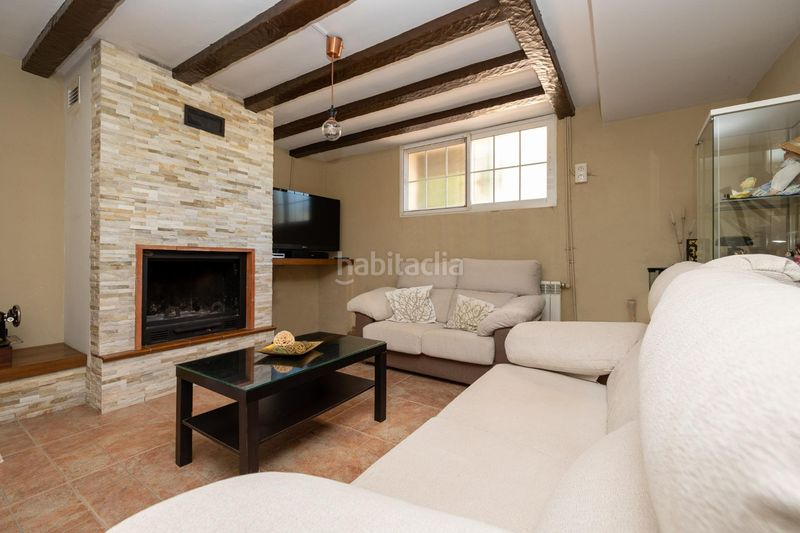 Foto 6a1496bd-329b-4bcd-8856-866afb15ab99. Casa pareada preciosa casa pareada en urbanización el ventorrilo () en Vegas del Genil