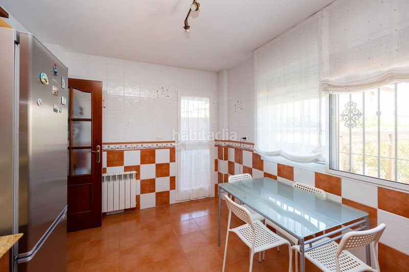 Foto d0968ed7-91a6-4b11-bce4-104c38e47bfc. Casa pareada preciosa casa pareada en urbanización el ventorrilo () en Vegas del Genil