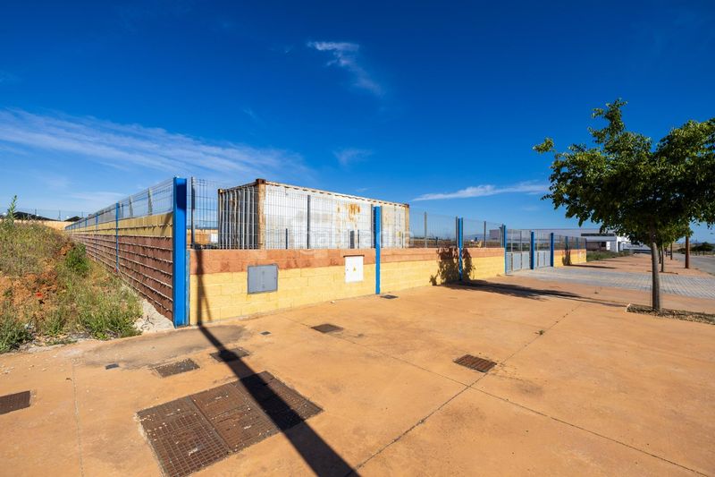Foto bf5a54c5-aa4d-442c-9e3d-1b41154416e2. Area edificabile industriale in Escúzar