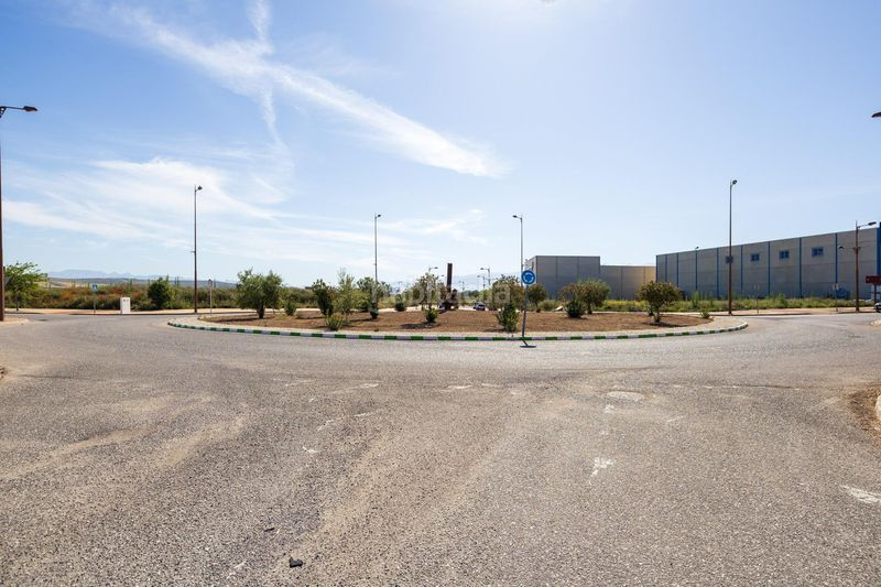 Foto caf51b0a-7057-4a54-a177-267f25211478. Area edificabile industriale in Escúzar