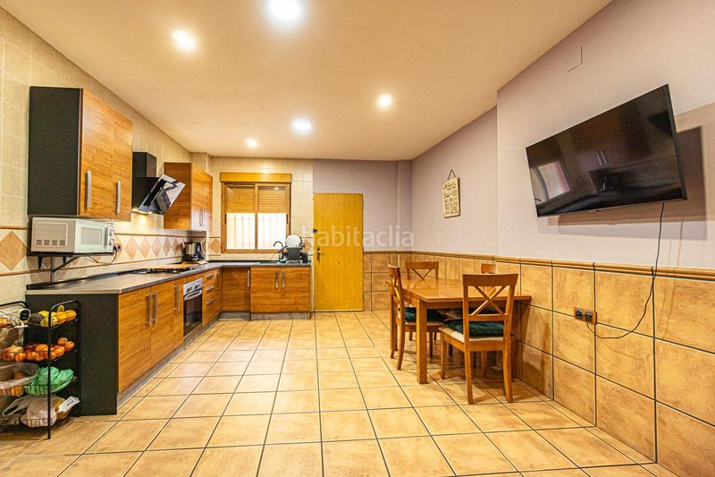 Foto 4989e6a3-00d7-4300-aed3-c94457a1601a. Haus mit heizung in Montillana