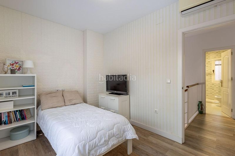 Foto a6257f4a-8429-4559-b52d-33dd81e1c611. Casa adossada amb aparcament piscina a Playa de Granada Motril