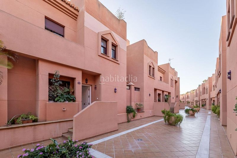 Foto c296964e-f7d7-431e-b824-05383c088ad5. Casa adossada amb aparcament piscina a Playa de Granada Motril