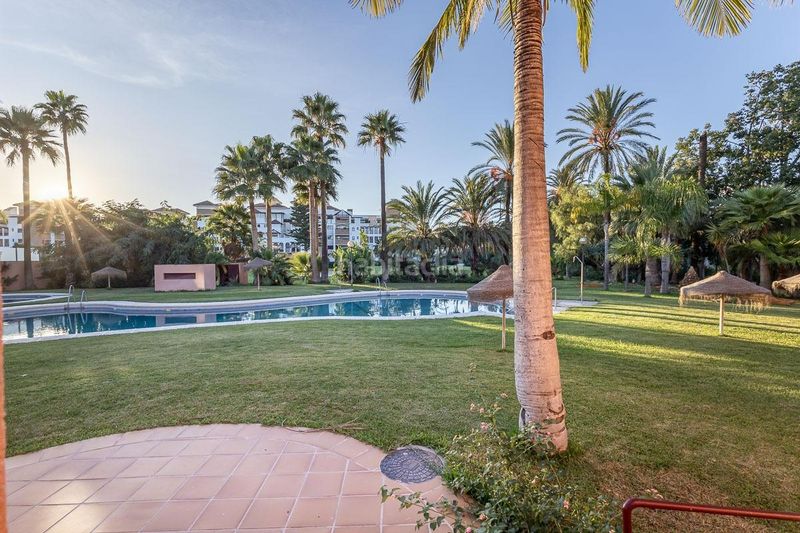 Foto f7785072-a1a7-4153-80b9-3be4eb690bd3. Casa adossada amb aparcament piscina a Playa de Granada Motril