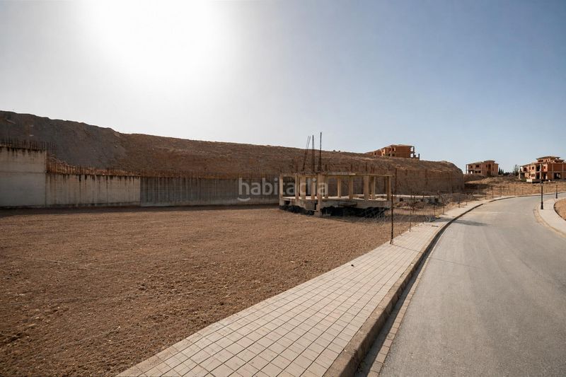 Foto a54f5e7b-5958-4735-b030-97cef950c687. Terreny residencial a Dílar
