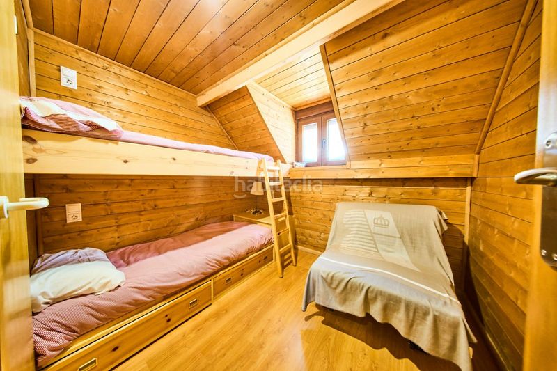 Foto f9e5fe72-7b2d-4586-b904-81857a211f39. Casa adossada amb xemeneia calefacció a Zona alta Sierra Nevada
