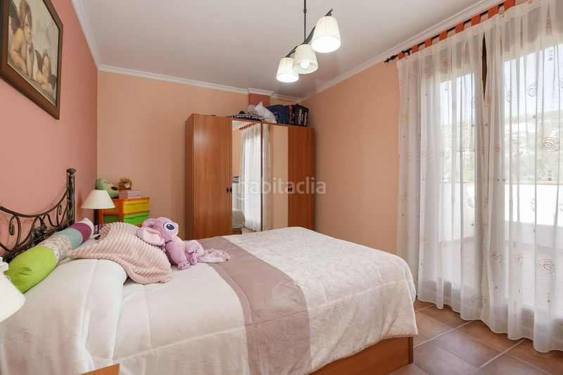Foto 1bd1cdb4-7d9e-4ff5-bc5a-cd9d5ce5aa64. Masia amb calefacció aparcament piscina a Montefrío