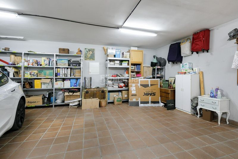 Foto b694de5b-2c7c-48f5-97fb-675cc8c8a3b4. Casa adosada ?? magnífico adosado con apartamento independiente en Bola de Oro, en Granada