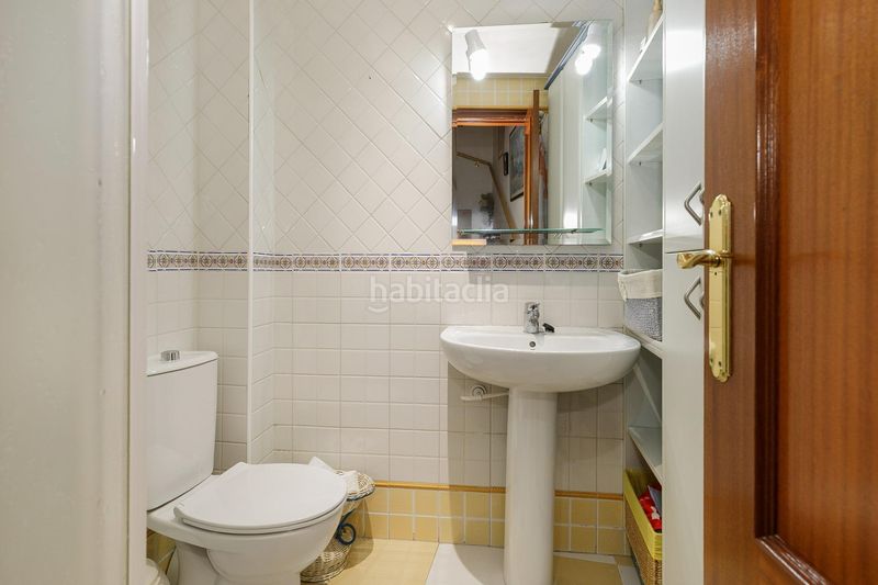 Foto f5bd3c73-b7e5-4eb0-8a0a-eacb973d63dd. Casa adosada ?? magnífico adosado con apartamento independiente en Bola de Oro, en Granada