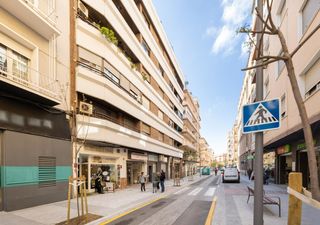 Pis a Calle tejeiro 21. Vivienda en zona centro - alhamar, con plaza de garaje y calefac
