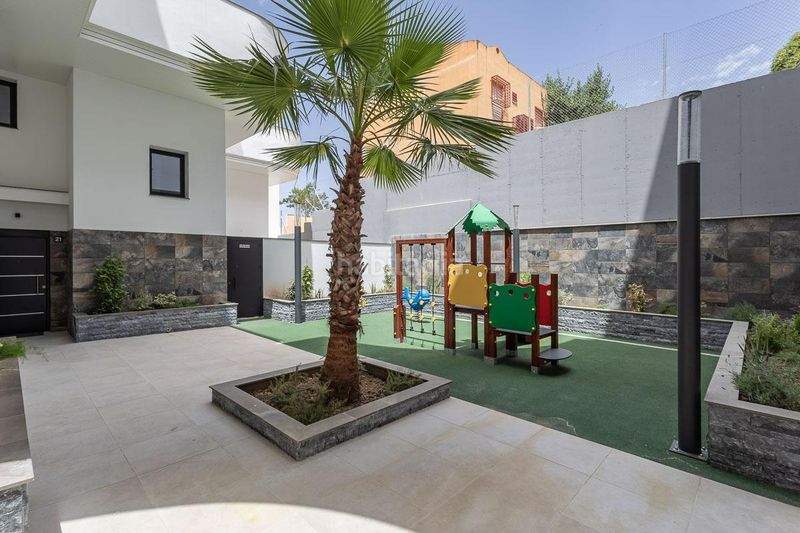 Foto 40329941-bdf8-4305-824a-ac2e38c0962e. Estudio en calle murcia 7 estudio de reciente construcción con piscina, garaje y zonas comunes en Granada