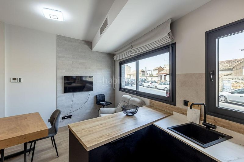 Foto 676a662e-069f-40c5-9ff4-43c95a28290a. Estudio en calle murcia 7 estudio de reciente construcción con piscina, garaje y zonas comunes en Granada