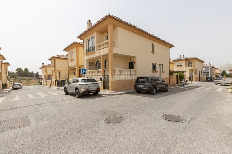 Foto a4d0f8c8-7176-437d-8cd2-831966a616b9. Xalet amb xemeneia a Albolote