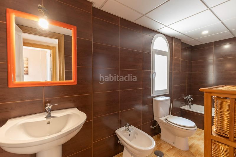 Foto b9f77a15-7a74-49e9-aef3-01eacb80cf30. Xalet amb xemeneia a Albolote