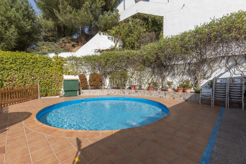 Foto 3758833b-7cc1-4950-98a8-0d5b4e27f489. Casa adossada amb aparcament piscina a Cenes de la Vega