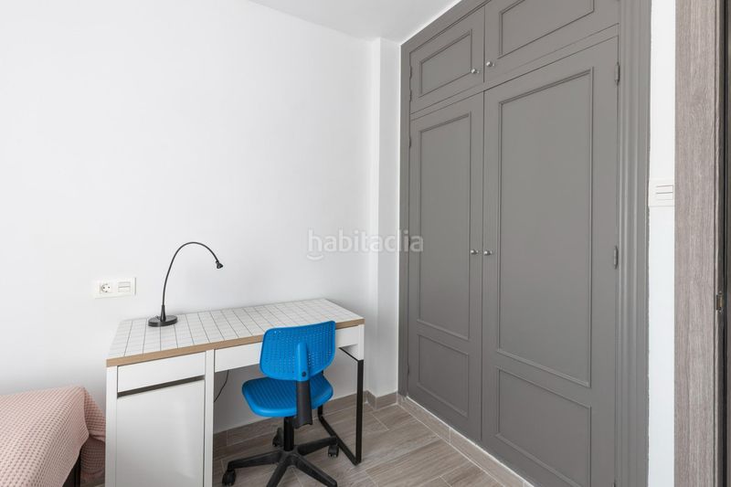 Foto b396ba21-d17d-4816-989f-8b6cfb0b49f3. Casa adossada amb aparcament piscina a Cenes de la Vega