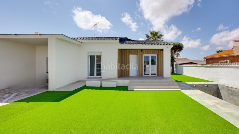 Foto dd8f17c4-fd7e-4164-957d-419cb2d4e6a4. Chalet en Zona Carrefour - Urbanizaciones Torrevieja